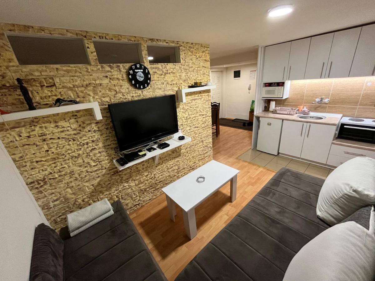 Carapan Apartment Kruševac Exterior foto