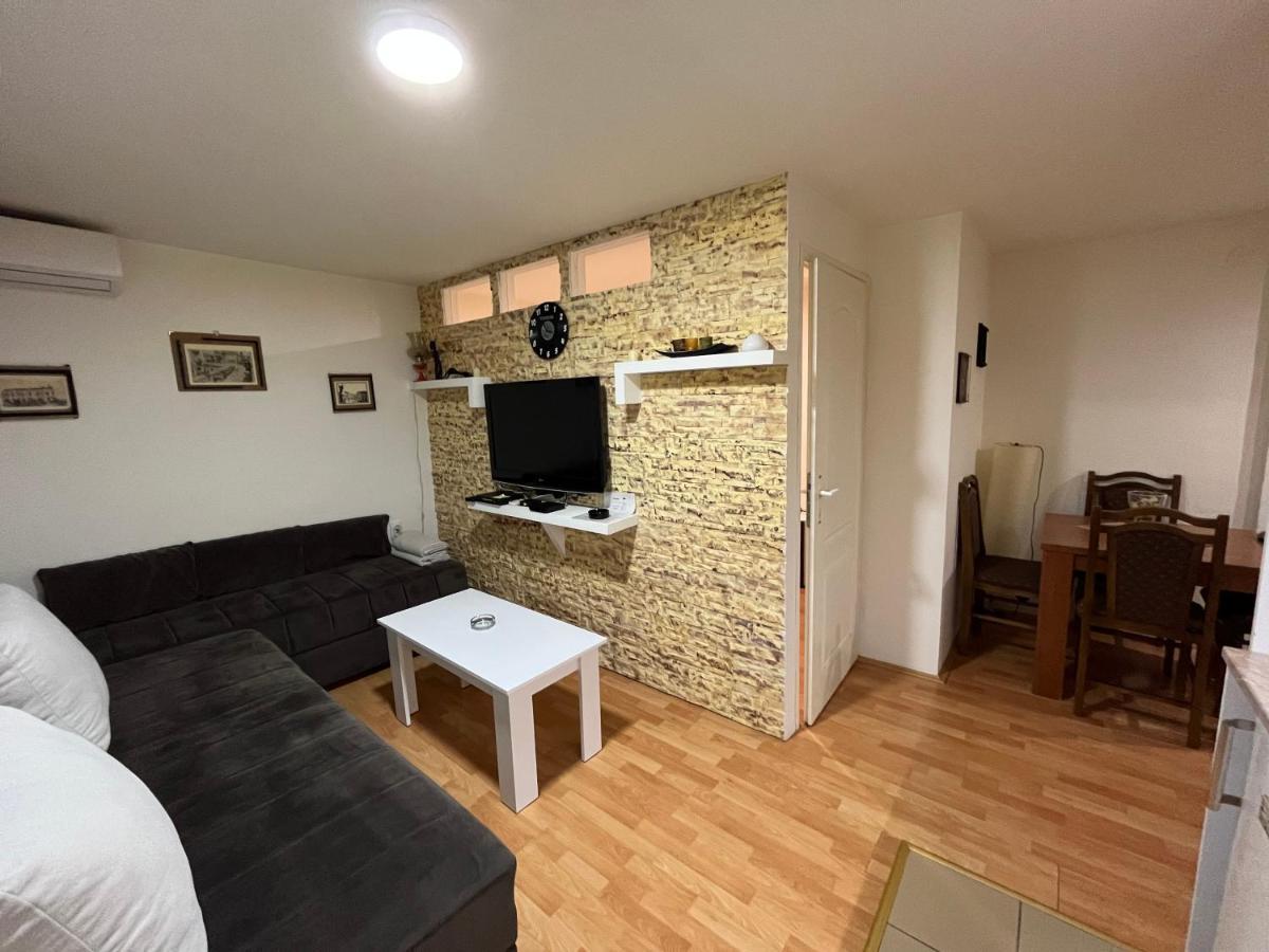 Carapan Apartment Kruševac Exterior foto